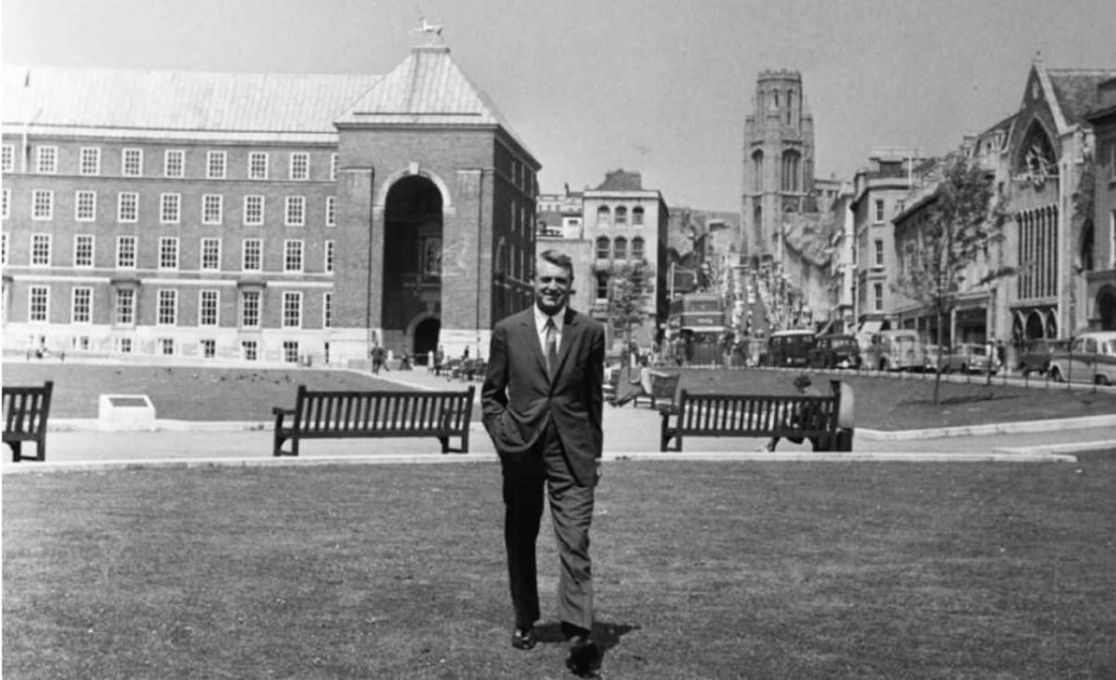 Cary Grant in front of the Wills Memorial